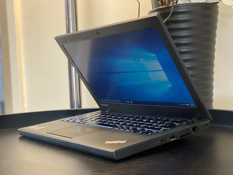 Ultrabook Lenovo Thinkpad/Laptop x240/12.5"/i5-4300U/ 8GBRAM 128GBSSD/Win10Pro Foto 2 de 4