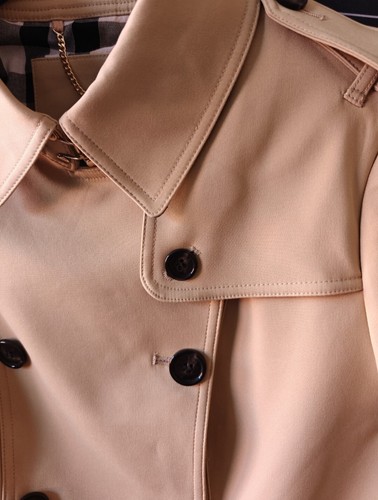 Gabardina corta beige clásica de calidad premium hecha a mano talla L (uk10-12) - Imagen 10 de 10