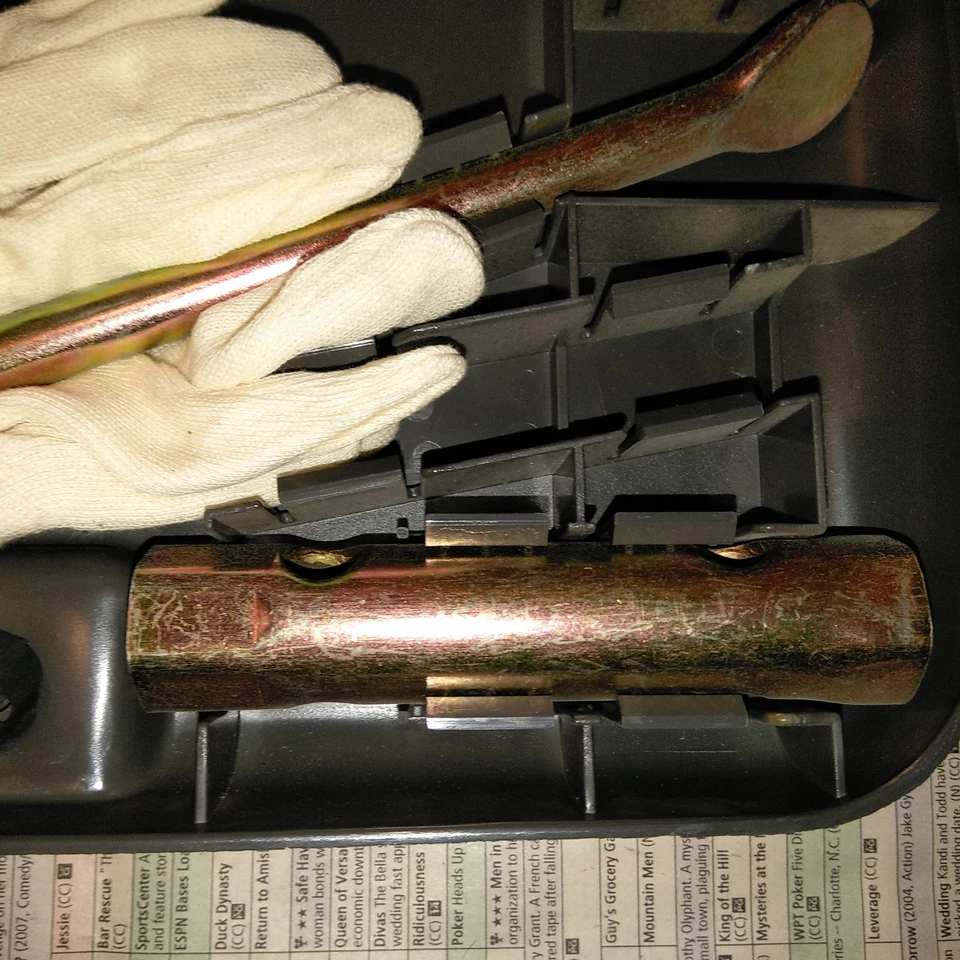 92 Volvo 740 2,3 л без турбонаддува OEM набор инструментов для установки на багажник в сборе ХОРОШИЙ! aoh01269 - Изображение 2 из 3