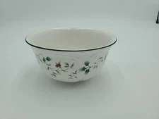 NEW Pfaltzgraff Winterberry Deep Soup/Cereal Bowls 5 7/8” 