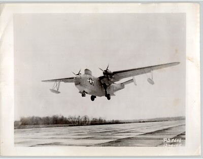 AVIATION U.S. PBM Amphibian Plane Coming In For Landing VINTAGE 1945 Press Photo