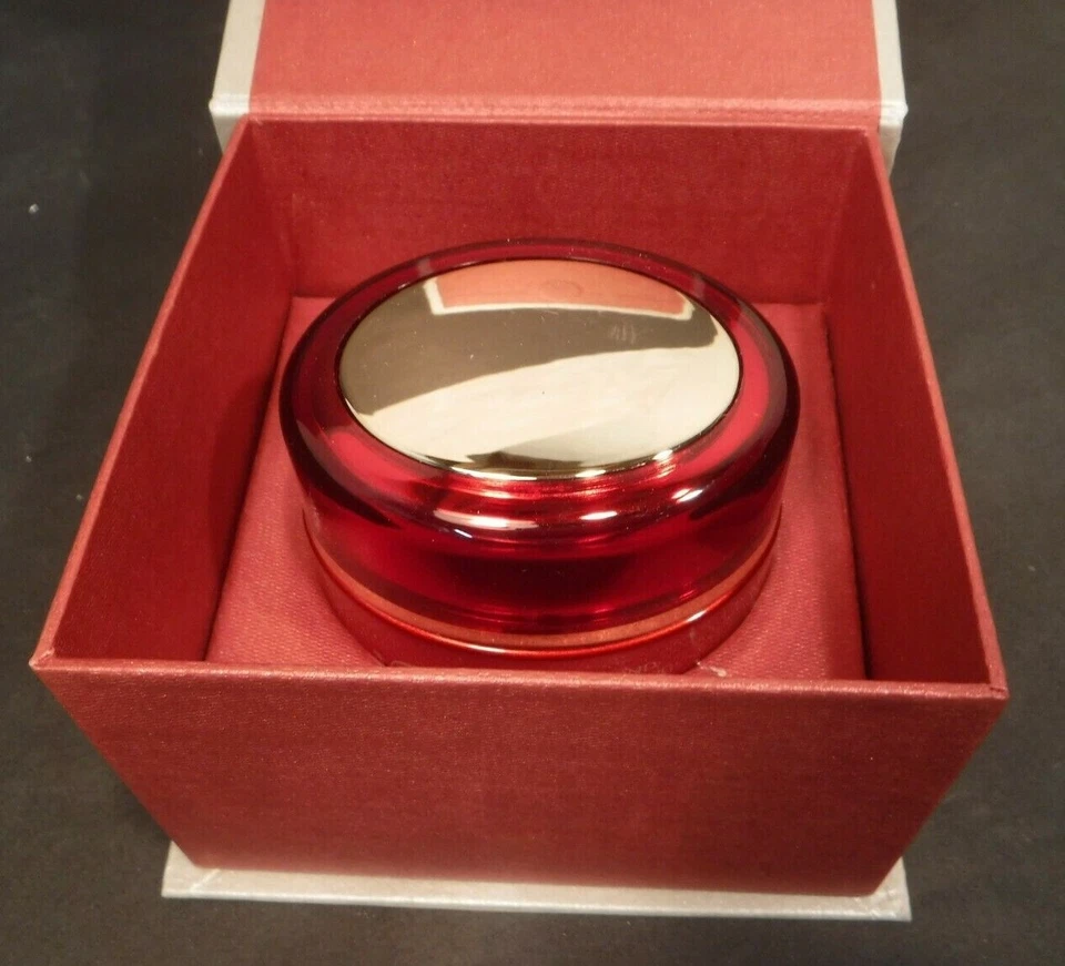 Crema Reafirmante y Lifting Roja Vivo Per Lei Colección Diamante 50 g - 1,75 oz Foto 2 de 4