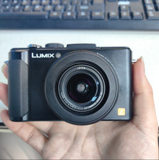 Panasonic LUMIX DMC-LX7 1/1.7'' Sensor 10.1MP f/1.4-2.3 Leica Len Digital Camera