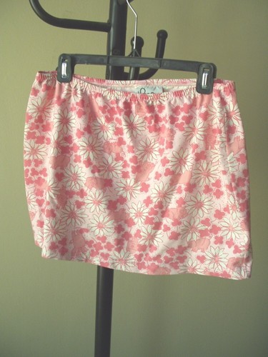 Lilly Pulitzer Girls LARGE Pink and White Daisy & Pigs Stretch Skirt - - Picture 2 of 2