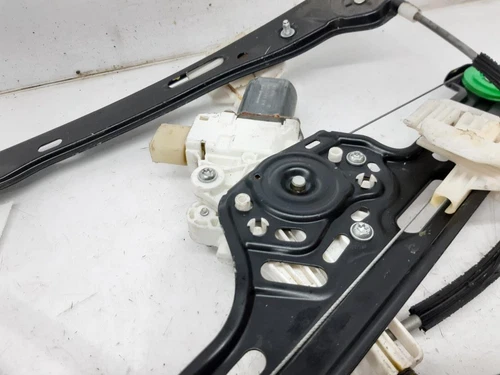 7067796S Elevalunas Delantero Derecho para BMW SERIE 1 BERLINA (E81/E87) 6317810 - Imagen 2 de 3