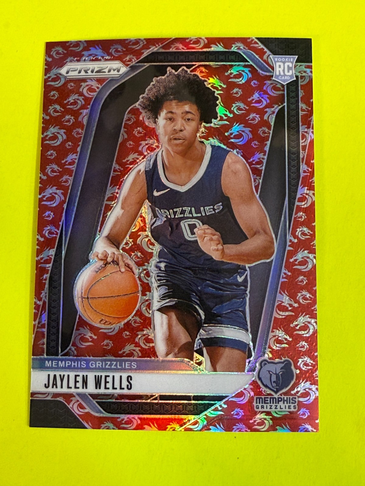 DA109134 2024-25 Panini Prizm Prizms Dragon Year #239 Jaylen Wells RC 13/88
