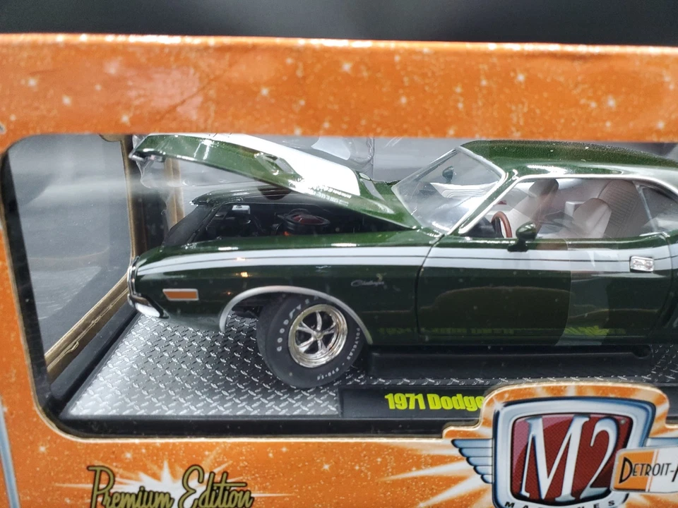 🚦🔥Detroit Muscle MOPAR M2 Machines 1:24 Scale 1971 Dodge Challenger R/T 383🔥 - Image 2 of 4