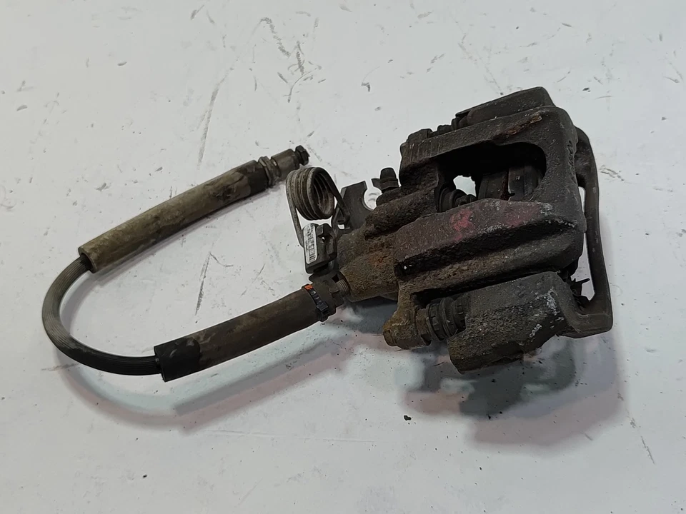 Pinza de freno trasera derecha del lado del pasajero Ford Explorer 2011-2019 OEM Foto 2 de 4