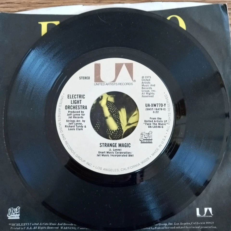 ELECTRIC LIGHT ORCHESTRA - STRANGE MAGIC / NEW WORLD RISING (Single) - Image 3 of 4