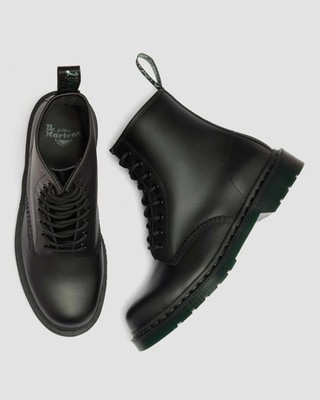 rerere　黒 Dr. Martens 1460 Year of the Rabbit Leather Lace Up Boots 'Black