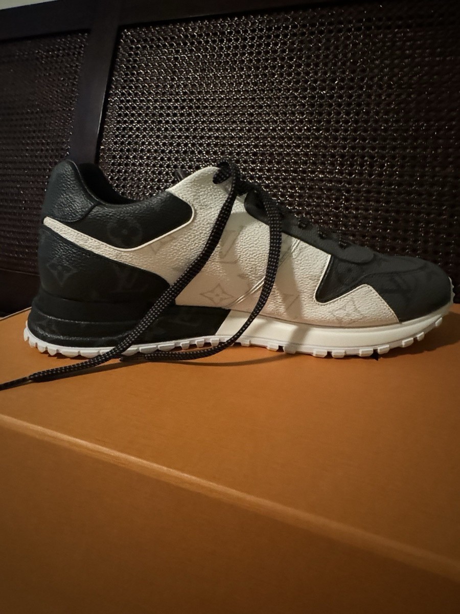 Men's Louis Vuitton, black white gray Runaway Sneakers LV size 8