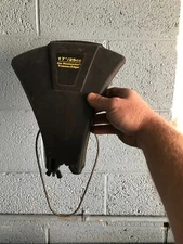 03 Craftsman 25-cc 17"  CONVERTIBLE GRASS TRIMMER lower deflector shield & guide