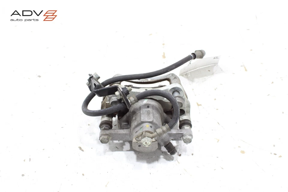 2014 - 2019 TOYOTA HIGHLANDER REAR RIGHT PASSENGER SIDE BRAKE CALIPER OEM - Image 4 of 4