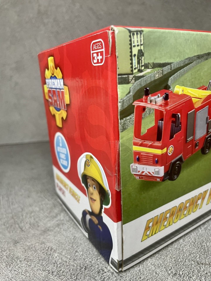 Fireman Sam Emergency Vehicle Playset. 3x Emergency vehicles and