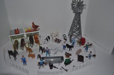 New Ray Farm Lot Horses Stable Farm Animals Figures Windmill Fence Accessories