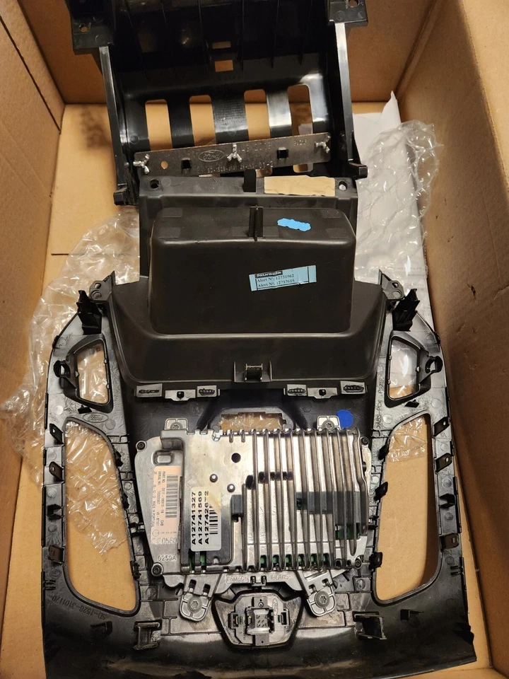 FORD TRANSIT CONNECT RADIO / CD PLAYER / DAB DT1T-18D815-KB 2014 TO 2018 - Image 2 of 2