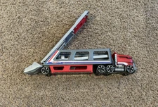 Hot wheels Hauler  11" Red/Grey Long Trailer With Ramp/track 8 Wheels