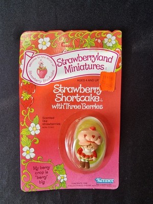STRAWBERRY SHORTCAKE with Three Berries Kenner 1982 OVP MOC