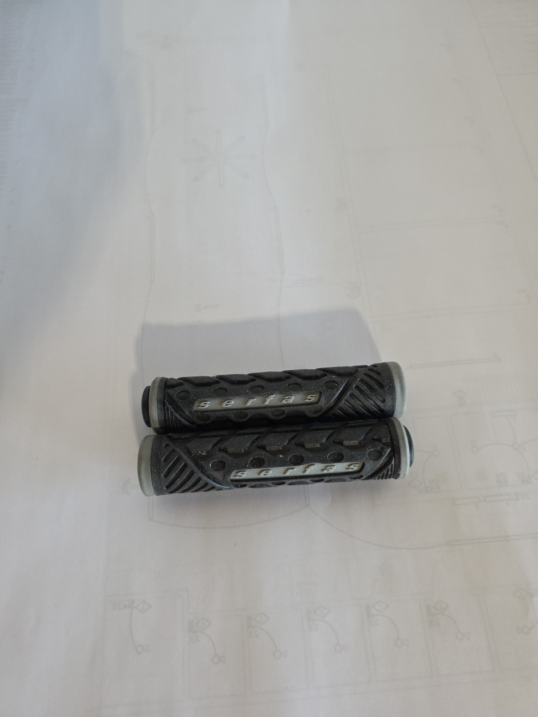 Serfas - Bike Grips - Black - Free Shipping