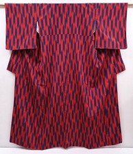 6113T08z910 Vintage Japanese Kimono Silk KOMON Yagasuri Dark red