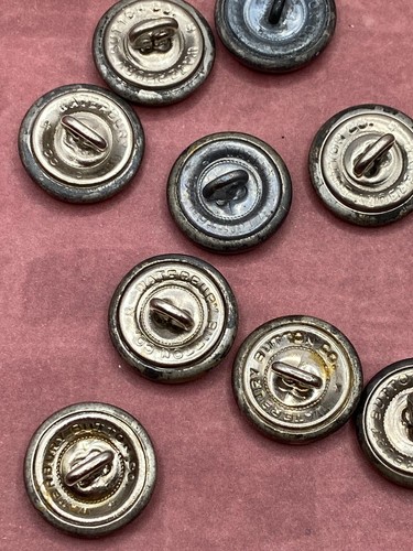 Lot of 31 Vintage Waterbury U.S. Air Force 5/8" Buttons - Picture 12 of 15