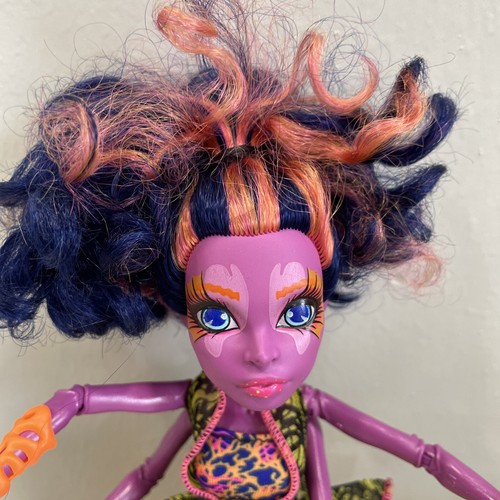 Bambola Monster High Great Scarrier Reef Down Under Ghouls Kala Mer'ri - Foto 2 di 13
