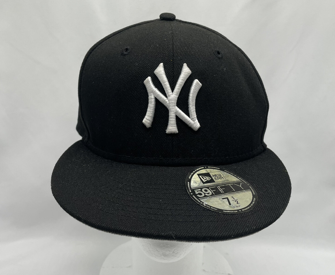New Era New York Yankees Basic Black & White 9Fifty Snapback New Era New York Yankees Basic Black & White 9Fifty Snapback