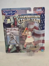 PEPPER DAVIS 1998 Hasbro Starting Lineup Cooperstown Collection Baseball w/ Card