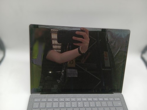 Microsoft surface laptop 2, i7-8650U 1.90GHz, 8GB, 256SSD, 13.5", Win 11 - Picture 2 of 4