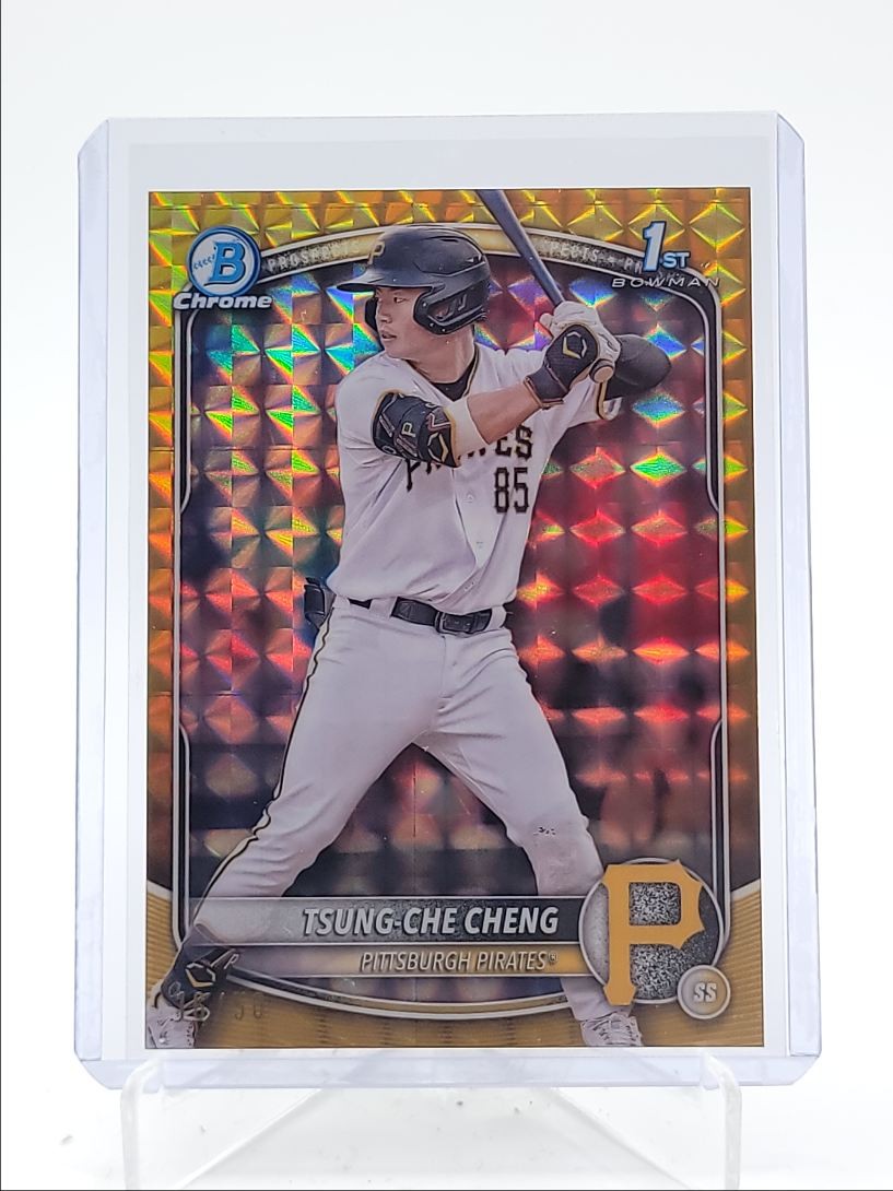 TSUNG-CHE CHENG 2025 BOWMAN CHROME 1ST GOLD GEOMETRIC PIRATES /50 Q1940