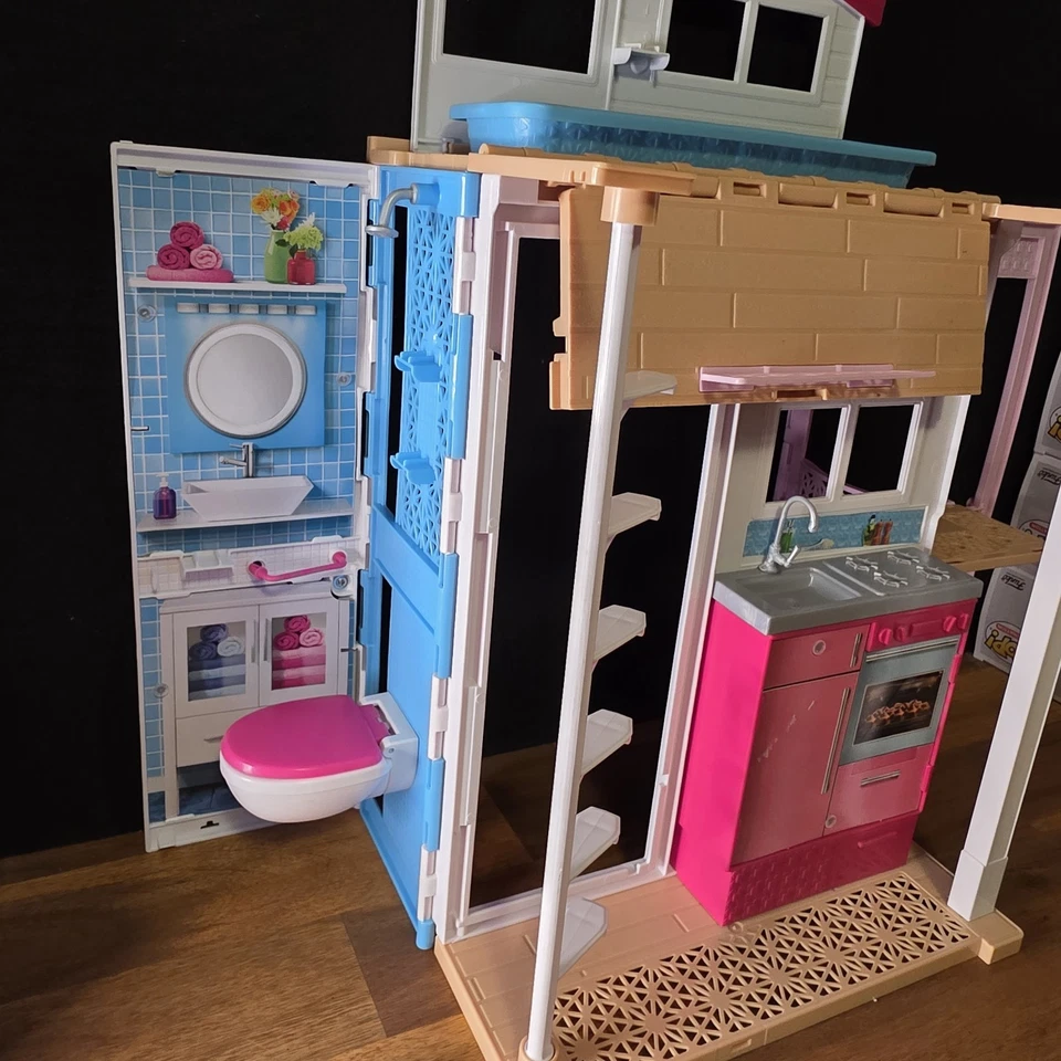 Barbie 2-Story House Close-and-Go Portable Playset - image 2 of 4