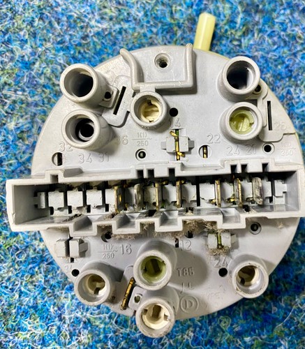 Original Miele Druckschalter Druckwächter 80/40 180/125 Niveauschalter  2942451