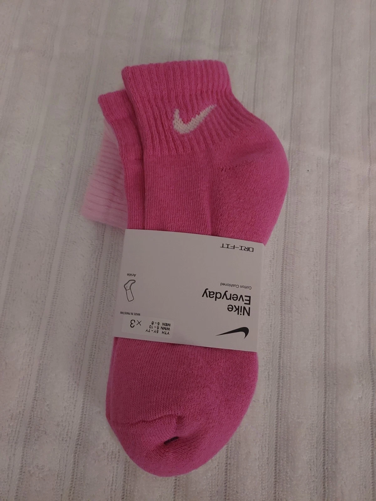 NWT NIKE SIZE MEDIUM DRI-FIT COTTON CUSHIONED MULTI PINK SOCKS