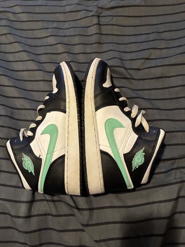Jordan Air Jordan 1 Mid Top Black White Green 5.5Y Kids Sneakers DQ8423-103