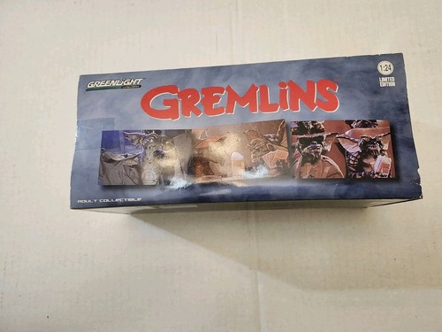 Gremlins 1967 Volkswagen VW Beetle W/ GIZMO 1:24 Scale Greenlight Diecast 18231 - Picture 3 of 4