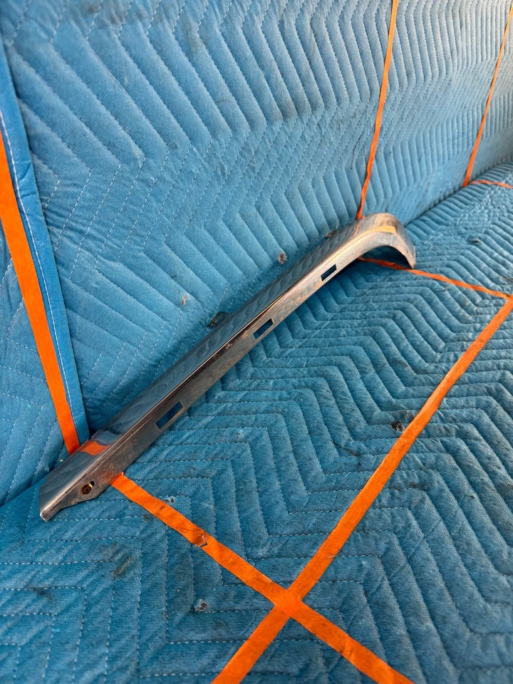 Parachoques delantero izquierdo Chrysler TC Maserati 1989-1991 46 k moldura cromo OEM Foto 2 de 4