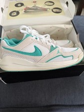 Jordan Women s White Teal Low-Cut Athletic Sn...