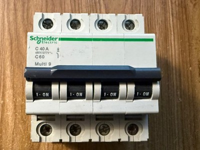 SCHNEIDER ELECTRIC  B40A/C60 MULTI 9 DIN RAIL MOUNT CIRCUIT BREAKER USED