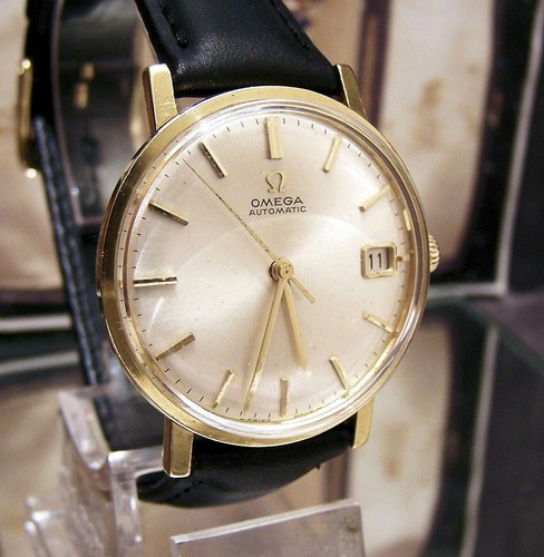 ANTIQUE VINTAGE OMEGA SOLID 18K GOLD 