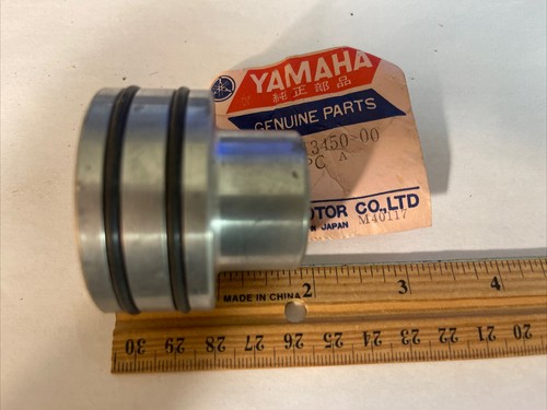NOS YAMAHA 73-74 TX750 SEAL ASSEMBLY COVER PART# 341-13450-00-00 - Picture 3 of 3