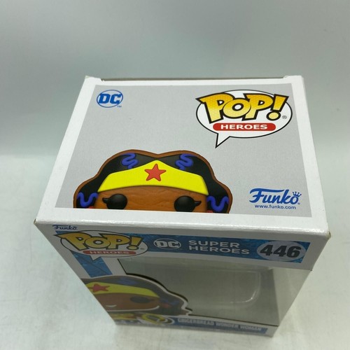Funko Pop! Heroes: DC Holiday - Gingerbread Wonder Woman 446 - Picture 5 of 10