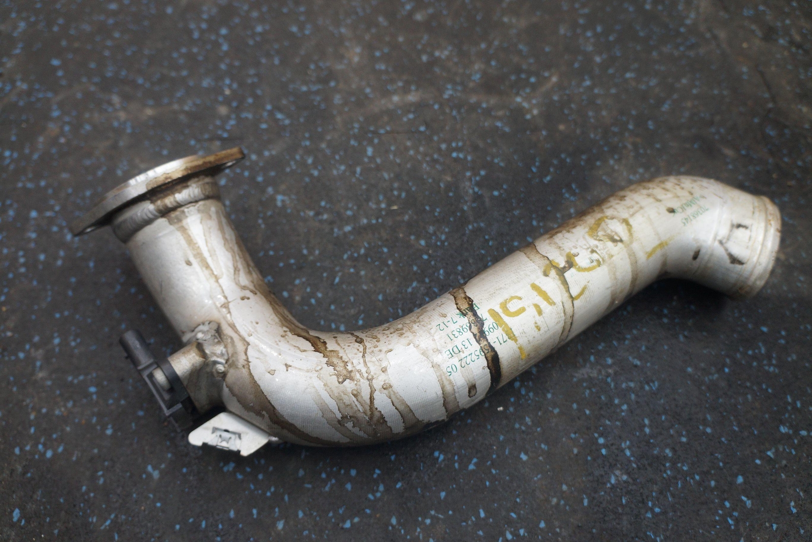 Left Turbo Intercooler Charge Air Tube Pipe 13717595222 Rolls Royce Dawn RR6 16