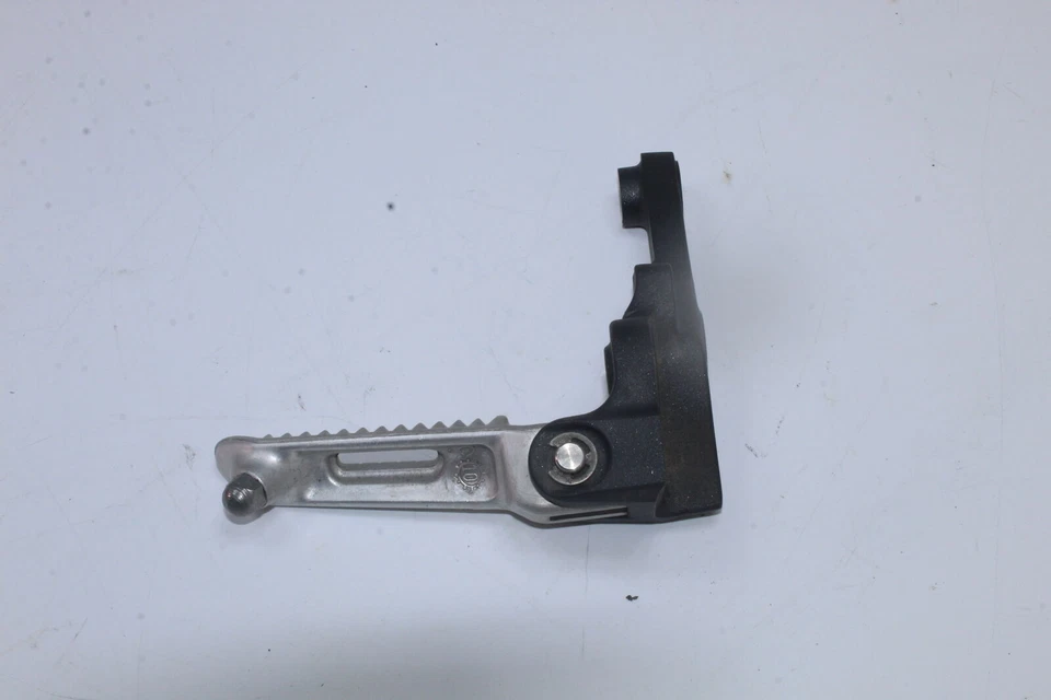 Triumph Speed Triple 2011 reposapiés delantero izquierdo clavija paso T2081751 Foto 2 de 4