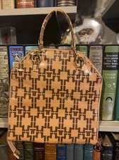 Liz Lange New York Baby Changing Pad/Bag