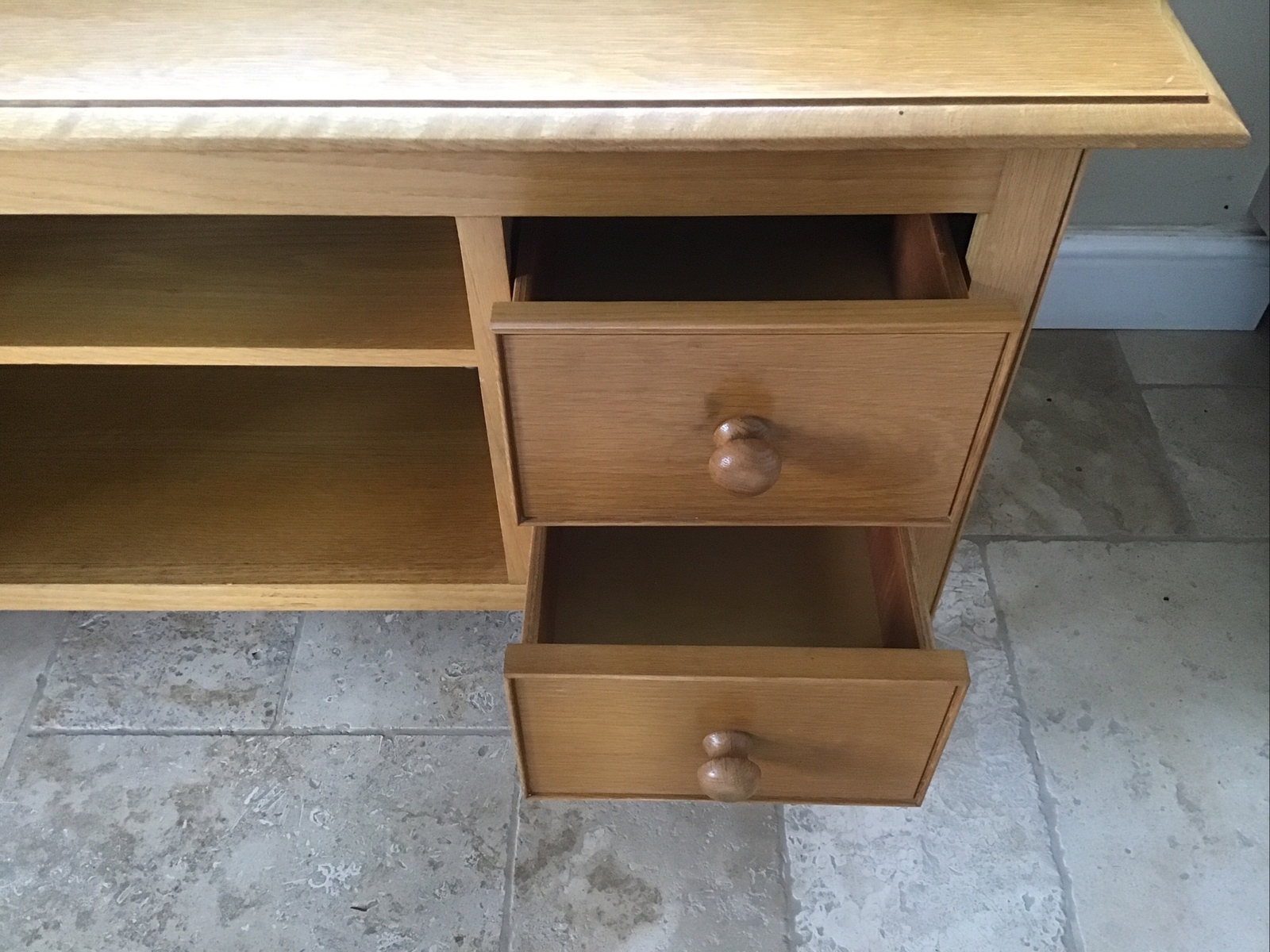 LOVELY QUALITY SOLID OAK TV UNIT eBay