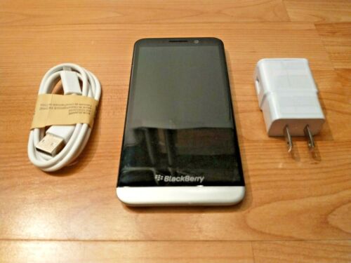 BLACKBERRY Z30 UNLOCKED CELL PHONE FIDO ROGERS BELL TELUS KOODO CHATR LUCKY +++ - Afbeelding 1 van 3