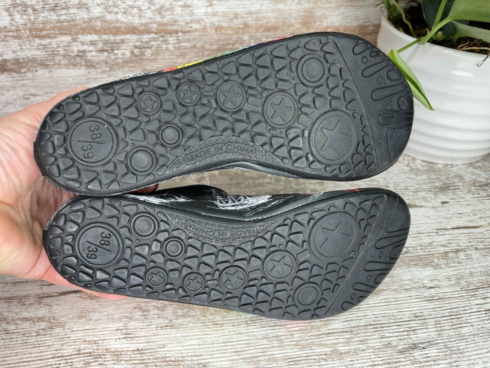 Met 520 Women's Water Shoes Slip On Fabric Rainbow Ship 38 / 39 US 6