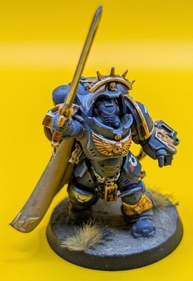 Warhammer 40.000 - Space Marines - Ultramarines Captain in Gravis Rüstung