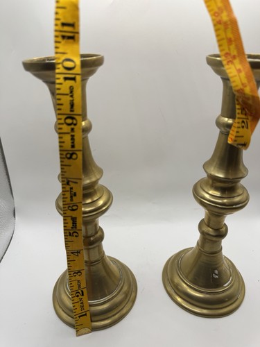 Set 2 portacandele vintage in ottone massiccio pesante alto 10” decorazione classica - Foto 4 di 5