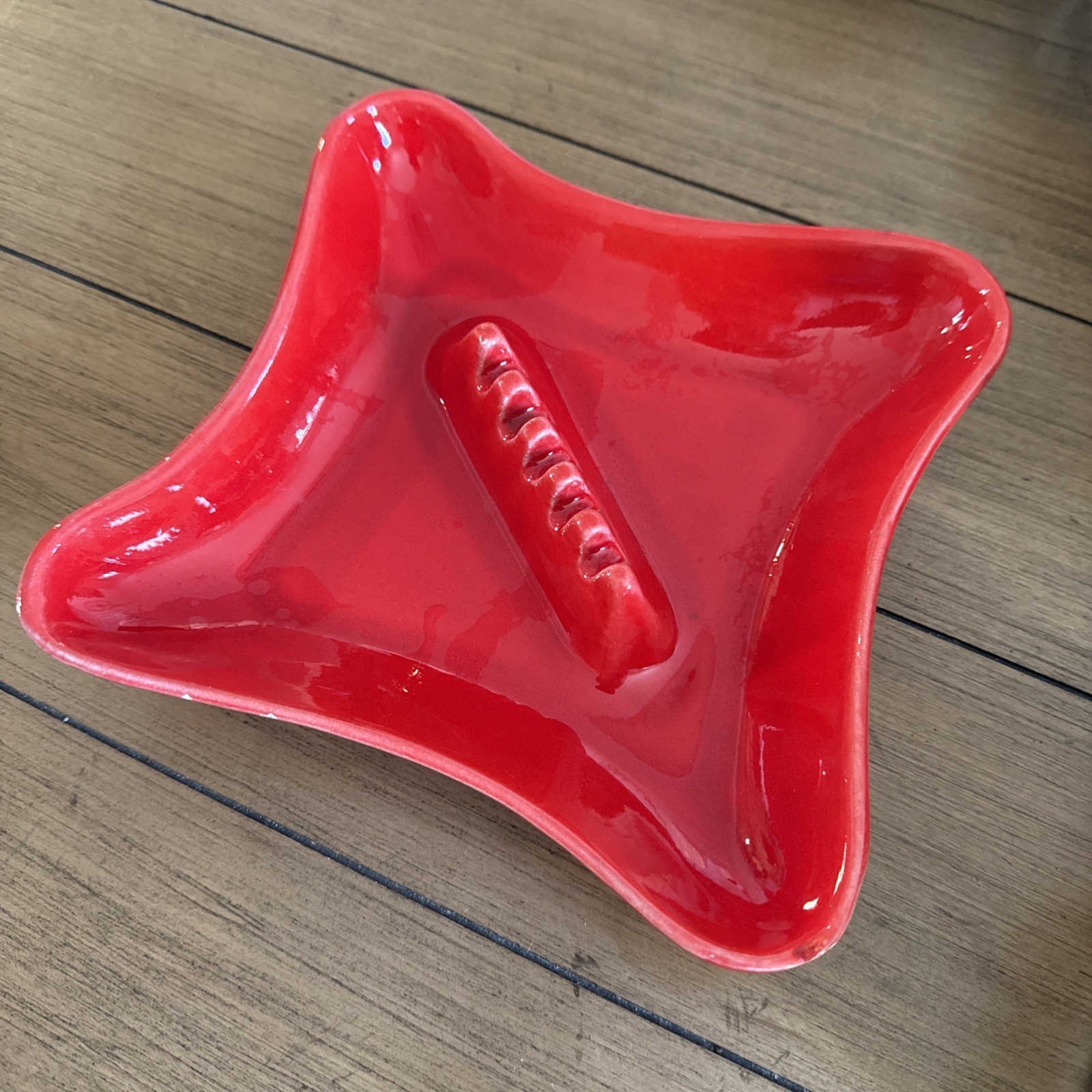 Vintage MCM Atomic Cherry Red Ceramic Square Ashtray 700/ USA Wood Grain Back